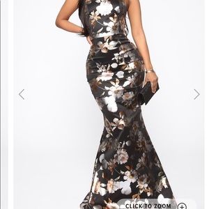 Stunning formal dress!!